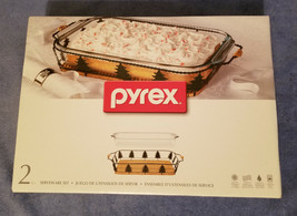 Pyrex 2 Piece Serveware Set Baking Dish With Christmas Tree Basket - £20.15 GBP