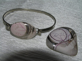Estate Demi Light Pink &amp; Gray Porcelain Oval SIlvertone Hinged Bracelet Pin - £8.71 GBP