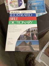 Nelson&#39;s Illustrated Bible Dictionary HCDJ 1986 Photos Maps Pronounce Cr... - £9.02 GBP