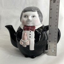 VYG Genuine OCI Omnibus Butler Man Decorative Ceramic Tea Pot Décor - $459.28 MXN