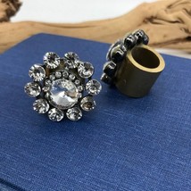 Crystal Button Scarf Tee Slide - $333.61 MXN