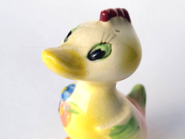 Vtg MCM Duck Holding Flowers Single Salt or Pepper Shaker Figurine Japan... - £13.10 GBP