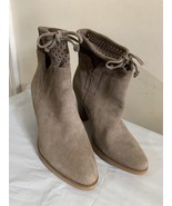 Crown Vintage Tan Suede Cutout Heel Booties Women’s Size 8.5 - $38.35 CAD