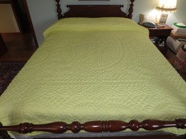 HAND QUILTED Reversible SUNSHINE YELLOW Cotton TWIN QUILT - 68&quot; x 94&quot; - £77.32 GBP