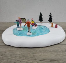 2020 Lemax Village Animated Table Accent Family Skating Day #04715 - Wor... - £23.14 GBP