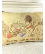 Disney Parks Winnie the Pooh &amp; Friends Throw Pillow Epcot UK United Kingdom - $1,225.80 MXN