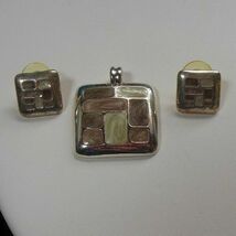 Vintage KC Kenneth Cole Silvertone Brown/Cream Swirl Enamel Pendant/Earr... - $17.99