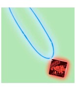 Marvel Ultimate Spiderman Glow Pendant Necklace Birthday Party Favors 1 ... - €2,53 EUR Marvel Ultimate Spiderman Glow Pendant Necklace Birthday Party Favors 1 ... - €2,53 EUR