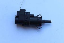 2006 VOLVO V50 BRAKE PEDAL LIGHT SENSOR SWITCH K4233 image 2