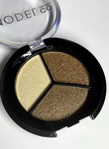 Model Co SET: 2pcs Metallic Eyeshadow Trio & 2pcs Eyelites Liquid Shadow Item image 5