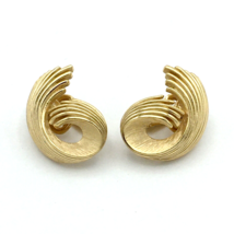 CROWN TRIFARI gold-tone swirl clip-on earrings - 1&quot; vintage textured &amp; g... - $25.00