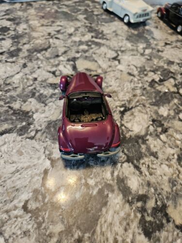 Primary image for Maisto Plymouth Prowler 1/24 Scale Purple Toy Roadster-Cabrio Car.
