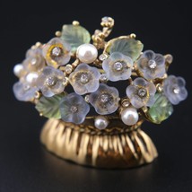 Gold Tone Vintage 3D Lucite Bouquet Of Flowers In Vase Brooch Pin - $850.45 MXN