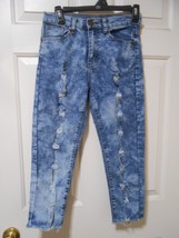 Women&#39;s size 3/4 V.I.P. destroyed capri jean pants spandex light denim  - £6.62 GBP