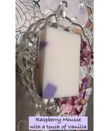 Homemade, All-Natural, Raspberry Mousse Bar Soap, with a hint of Vanilla - €5,48 EUR