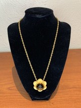 Vintage TARA Necklace Topaz Glass Cameo Flower Pendant Gold Tone Rope Chain - £18.39 GBP