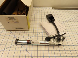 GM 19329404 Seat Belt Pre Tensioner Assembly Front Right RH General Motors - $84.98
