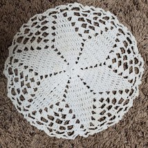 Vintage Hand Crochet Beige Doily Star Pattern 7.5 Inch Scallop Edge - £8.94 GBP