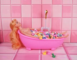 DOLL POSTER - SHOPPING - by Cassolino (24x36) - $352.88 MXN+