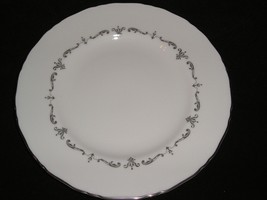 Royal Worcester Silver Chantilly Salad Plate - $291.31 MXN