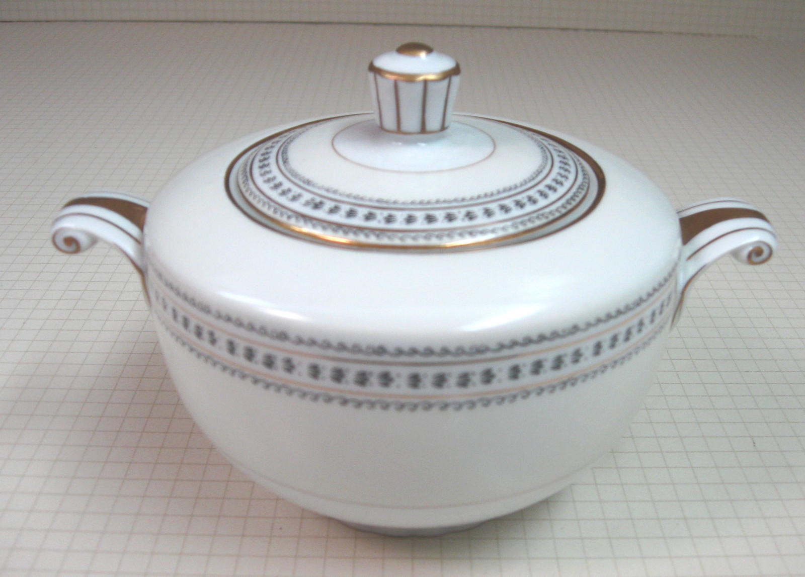 Primary image for Narumi Covered Sugar Bowl Laurel Pattern, Discontinued Pattern, Occupied Japan