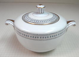Narumi Covered Sugar Bowl Laurel Pattern, Discontinued Pattern, Occupied Japan - £23.95 GBP