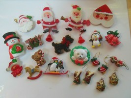 Vintage Christmas Jewelry Lot Some Signed Plastic, Resin, Wood - £60.66 GBP