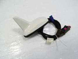 07 Mercedes W211 E63 antenna, roof shark fin, 2218202475, 2118203675 - $121.54