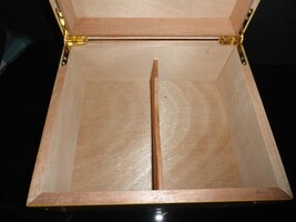 Cigar Wood Humidor Measures 10.25" L x 8.75" W x 4.25" 25 Ct NIB image 4