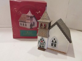 HALLMARK 1994 SARAH PLAIN AND TALL COLLECTION COUNTRY CHURCH BOXED - $167.38 MXN