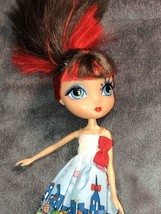Spin Master 2010 Dee La Dee Da Doll Red Black Hair City Dress 10” - £8.02 GBP