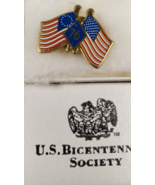 US AMERICAN FLAG 76 Bicentennial VINTAGE 2Flags Tie Lapel Hat Pin 1976 U... - $11.98