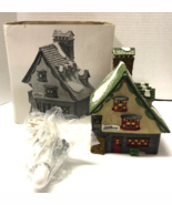 Dept 56 Department North Pole Village RETIRED Building ELVES&#39; TRADE SCHO... - $546.17 MXN