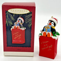 1996 Hallmark Mom Keepsake Ornament SKUU17 - £7.98 GBP