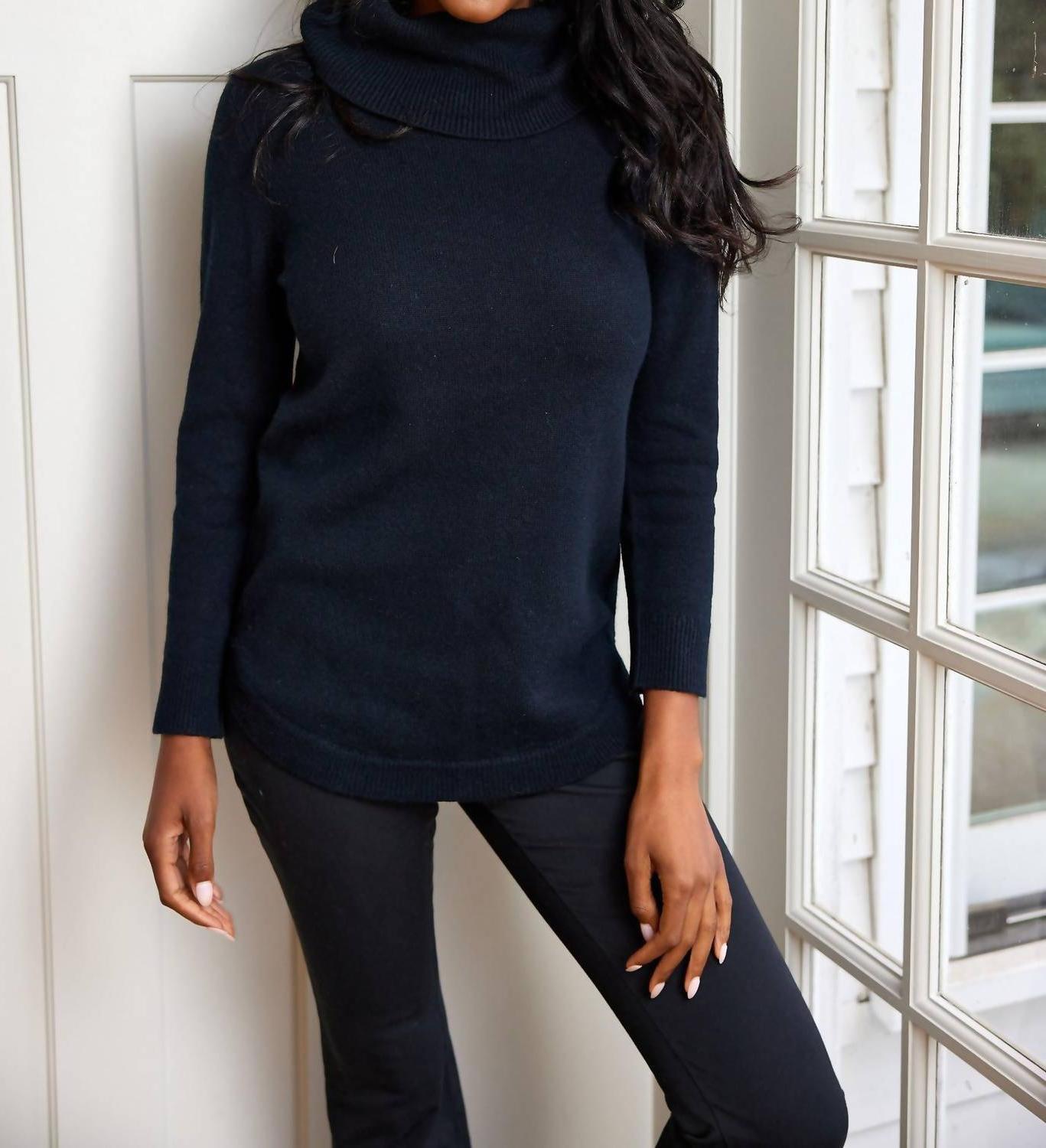 Sail To Sable Rounded Hem Sweater Size XS - $60.39