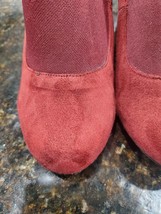 Gaella Women&#39;s Upper Mid Closed Toe Block Heels Casual Red Bootie Size 8 - $35.00