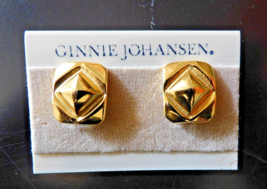 Ginnie Johansen Vintage 3D Gold Tone Clip On Earrings Signed Mint - £31.93 GBP