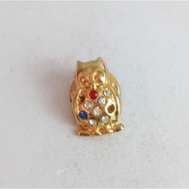 Vintage Jeweled Gold Tone Owl Lapel Hat Pin - $6.31