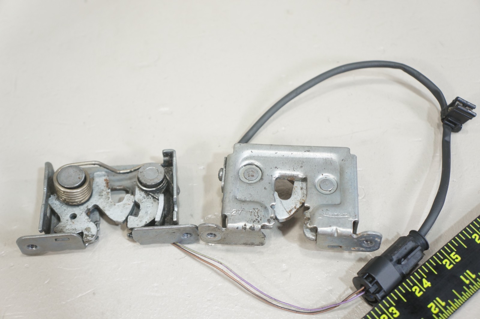 2007-2013 bmw x6 x5 e70 front hood bonnet latch lock mechanism actuator pair Item image 8