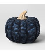 Hyde and EEK! Boutique Small Pumpkin Figurine Black Halloween Decor - €10,67 EUR