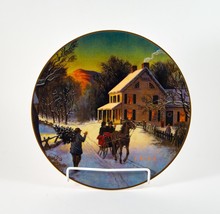 Avon Christmas Plate &quot;Home For the Holidays&quot; Porcelain 22K Gold Trim &#39;88 In Box - £9.03 GBP