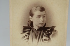 Cabinet Card Black &amp; White B&amp;W CDV Photograph Young Woman Saratoga Springs NY - £18.73 GBP