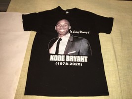 Alstyle Heavyweight In Loving Memory of Kobe Bryant Men&#39;s Medium Black T-Shirt - £12.04 GBP