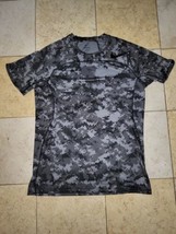 Nike Pro Shirt Hypercool Fitted Digi Camo Size L Mens Running Fitness Grey Gift - £22.89 GBP
