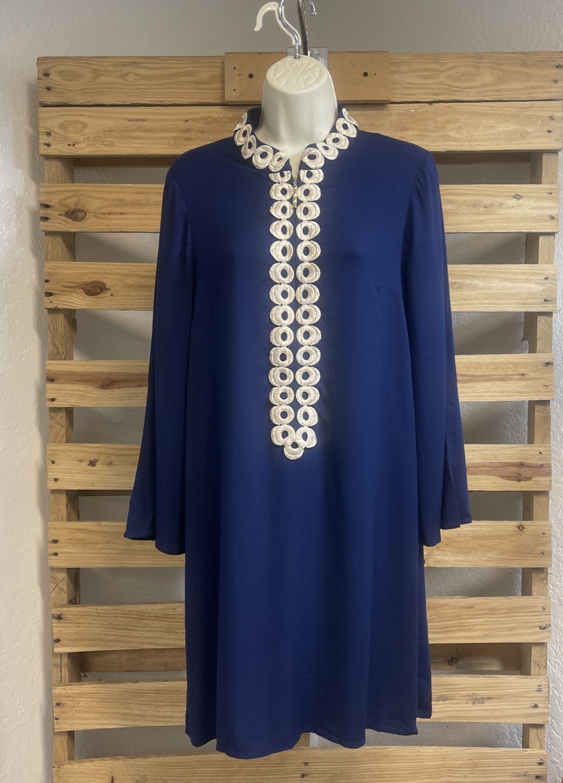 Lilly Pulitzer Gracelynn Blue Gold Embroidered Shift Dress Size 4 BBL JD - $25.73