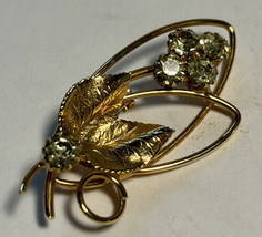 Pin Unbranded  Flower 5 Rhinestone Gold Tone Leaves and Petals 2&quot;  Security Pin - £7.59 GBP