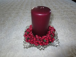 Vtg. Indiana Glass Dish w/Berry Wreath &amp; 6&quot; Holiday Cherry Candle Centerpiece - £5.90 GBP