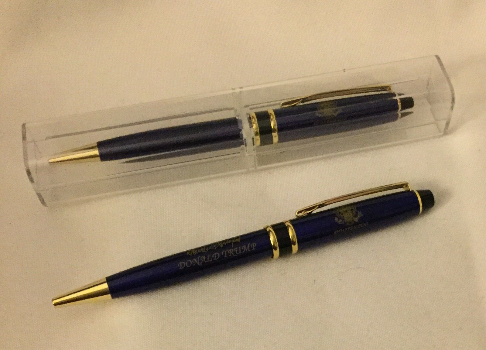 Primary image for 4 TRUMP PENS DONALD SIGNATURE EAGLE SEAL OFFICIAL PRESIDENT BLUE GOLD MAGA =Four