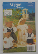 VOGUE PATTERNS #8098 BEAR FAMILY 20&quot; PAPA 20&quot; MAMA 12&quot; BABY &amp; OUTFITS UN... - £7.85 GBP