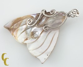 925 Sterling Silver Mother Of Pearl Fish Tail Pendant - $3,433.21 MXN